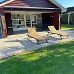 度假居 Lovely Summer House With Sea View 奥特鲁普